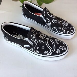 Women bandana print shoes